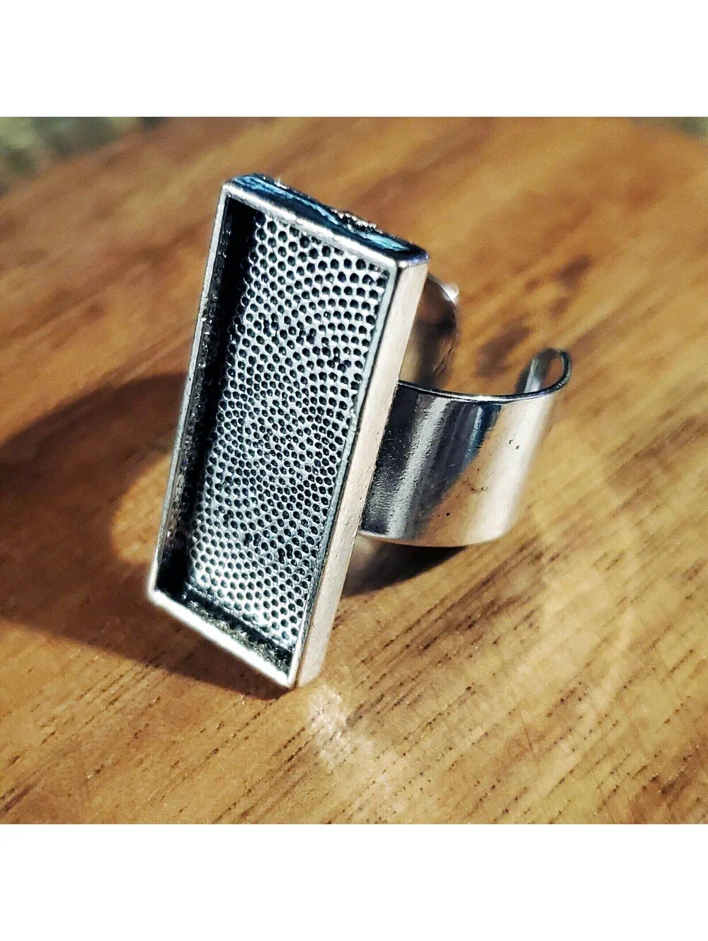 Avant Garde Antique Silver 20x10mm Rectangle Cabochon Setting Ring Blank Base